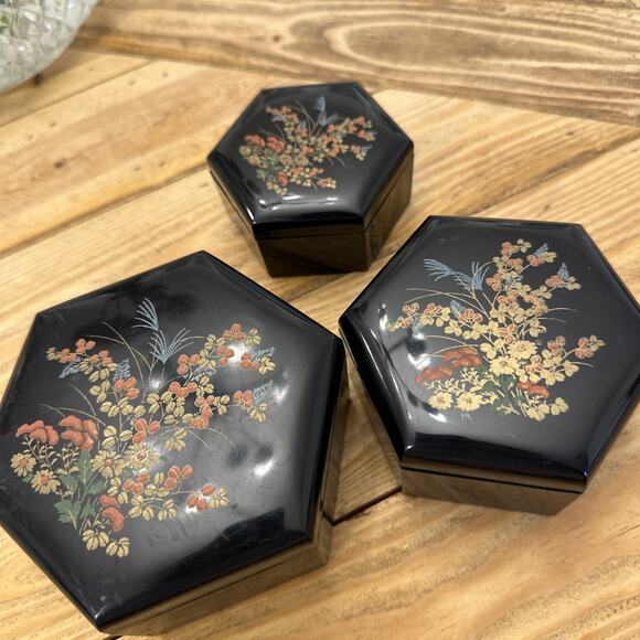 Japanese Stacking‎ Nesting Boxes Hexagon Container 3 Tier Black Lacquer Peacock - Picture 3 of 14